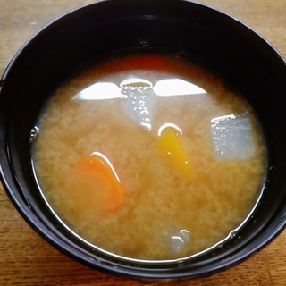 大根人参薩摩芋の味噌汁